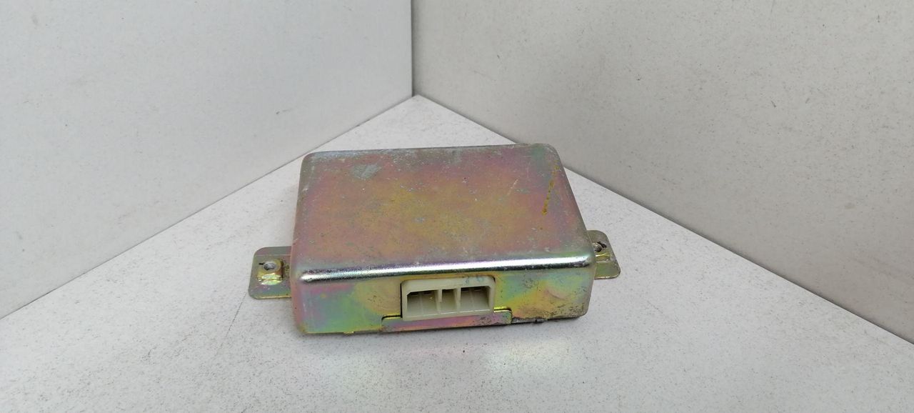 Блок управления ABS/ESP Mitsubishi Sigma 1 поколение 1994, 3.0 л., i, 6G72 (DOHC 24V), бензин, 5МКПП, серый металлик, седан, передний привод, MB875795, Q1T00576, J2WS.DOHC