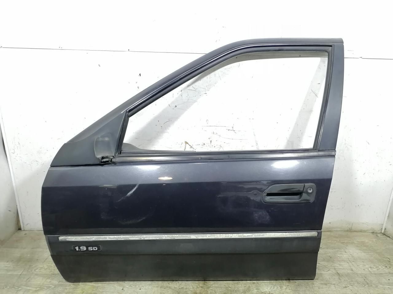 стекло двери передней левой Citroen Xantia 1 поколение 1997, 1.9 л., D, дизель, 5МКПП, тёмно-серый металлик, хетчбэк 5 дв., передний привод, 920187 - фото №1