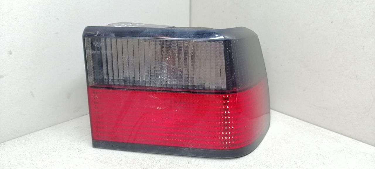 фонарь задний правый Citroen Xantia 1 поколение 1997, 1.9 л., D, дизель, 5МКПП, тёмно-серый металлик, хетчбэк 5 дв., передний привод, 95668016 - фото №1