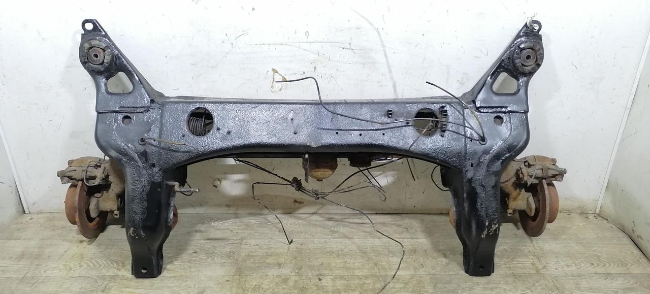 балка подвески задняя Citroen Xantia 1 поколение 1997, 1.9 л., D, дизель, 5МКПП, тёмно-серый металлик, хетчбэк 5 дв., передний привод, 0402260 - фото №1