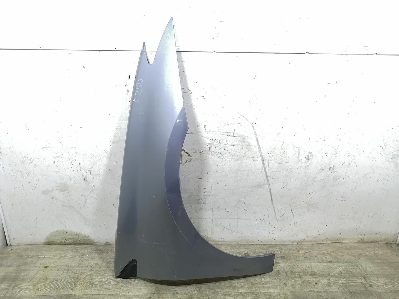 крыло переднее правое Renault Laguna 3 поколение 2007, 2.0 л., DCi, M9R 802, дизель, 6МКПП, голубой, хетчбэк 5 дв., 631000032R - фото №1