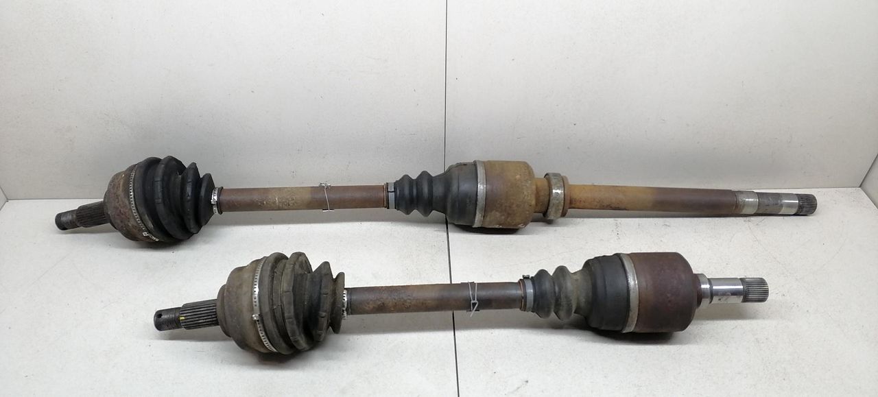 полуось передняя левая (приводной вал, ШРУС) Citroen C8 1 поколение 2003, 2.0 л., HDi, дизель, 5МКПП, серый, минивэн, 3272SQ, 3272JE