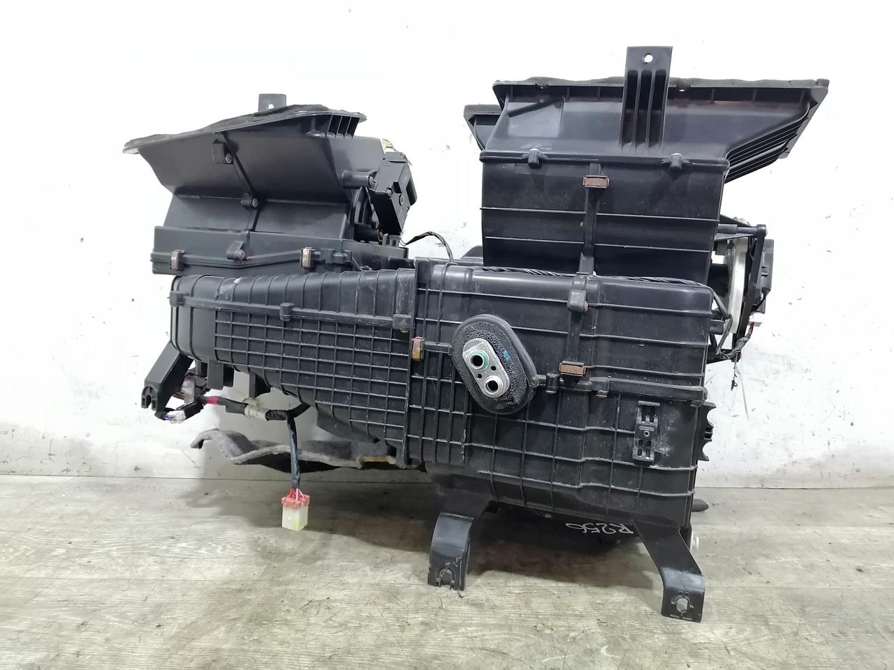 корпус отопителя (печки) Hyundai Tucson 1 поколение 2006, 2.0 л., CRDi, дизель, АКПП, чёрный, внедорожник 5 дв., передний привод, 972052E150, 971392E260, 971592E250 - фото №1