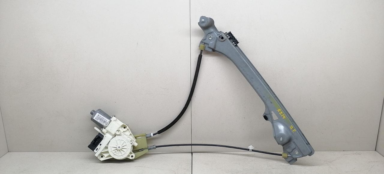 стеклоподъемник электрический задний правый Renault Laguna 3 поколение 2008, 1.6 л., i, бензин, 6МКПП, синий, хетчбэк 5 дв., передний привод, 827300001R-A, 989698-103 - фото №1