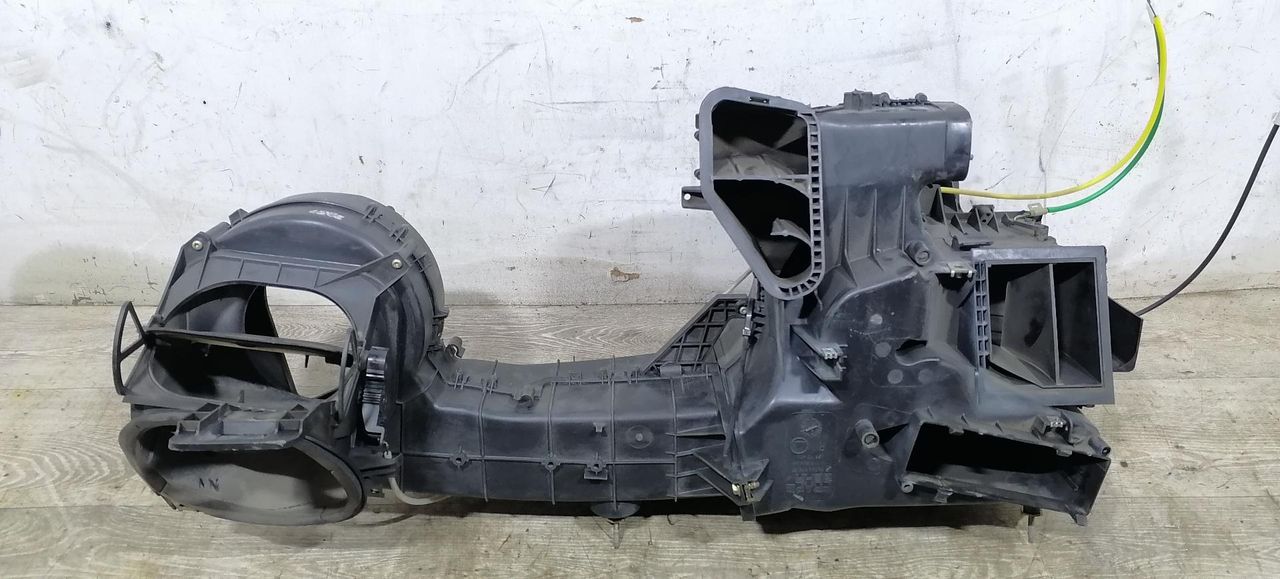 корпус отопителя (печки) Renault Megane 1 поколение LA0E 1996, 1.4 л., i, E7J 764, бензин, 5МКПП, синий, седан, передний привод, 9624133577 - фото №1
