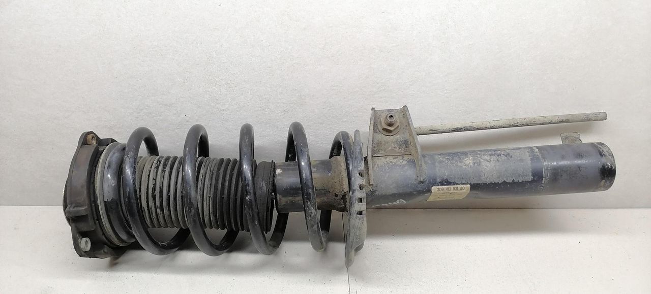 стойка передняя правая Volkswagen Passat B6 2008, 2.0 л., TDi, CBAB, дизель, 6МКПП, серебристый, универсал, 824904004821, 46ZFV331, 1K0412331G, 300413031AQ - фото №1