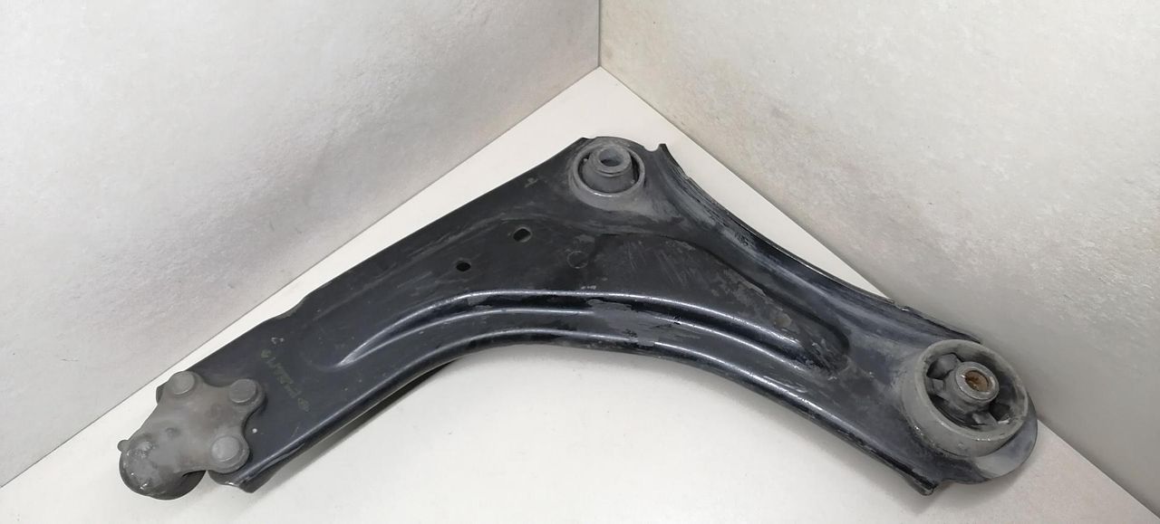 рычаг передний правый Renault Laguna 3 поколение 2007, 2.0 л., DCi, M9R 802, дизель, 6МКПП, голубой, хетчбэк 5 дв., 545000002R - фото №1