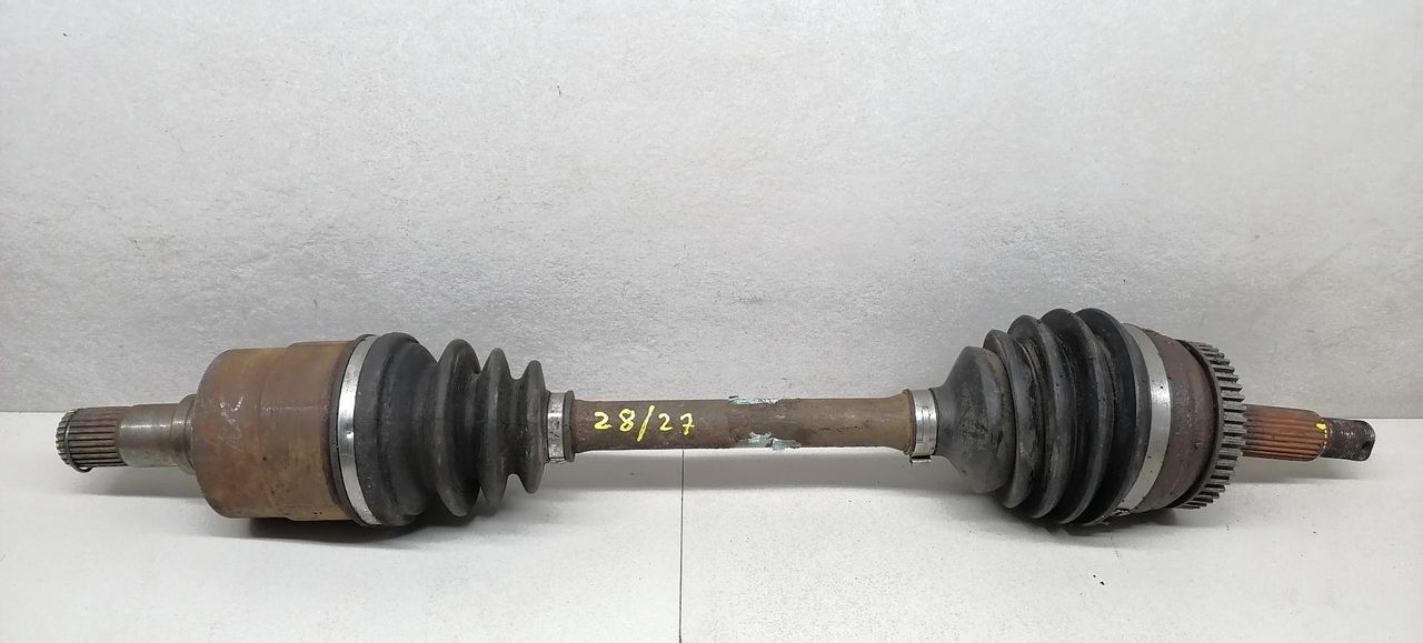 полуось передняя левая (приводной вал, ШРУС) Hyundai Tucson 1 поколение 2006, 2.0 л., CRDi, дизель, АКПП, чёрный, внедорожник 5 дв., передний привод, 495012E810 - фото №1