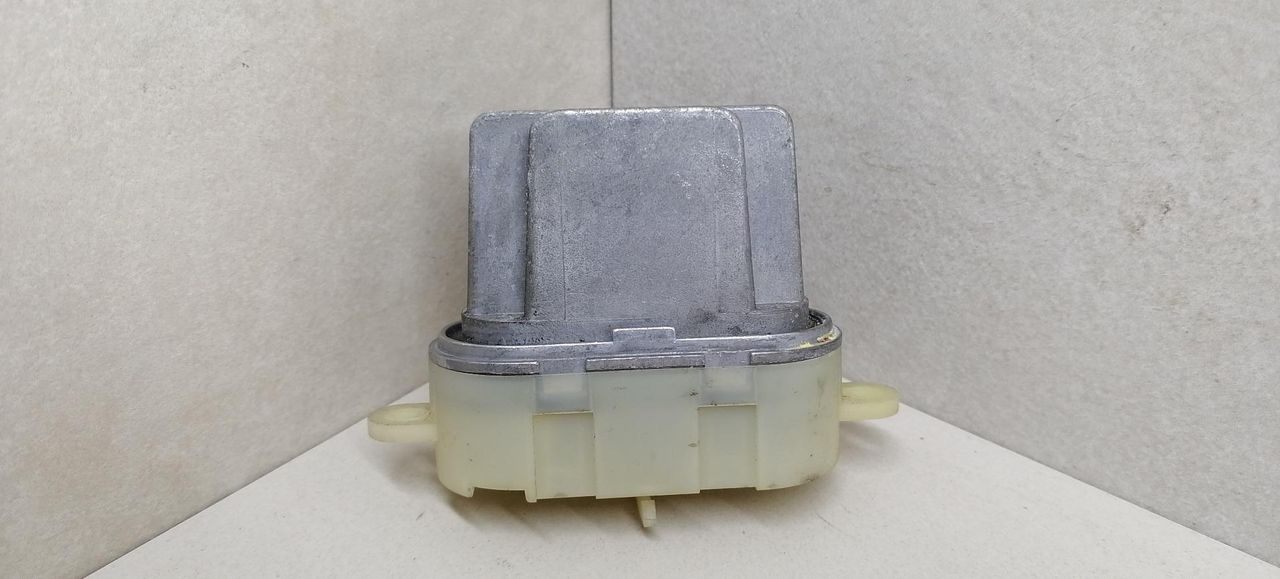 сопротивление печки Renault Laguna 3 поколение 2007, 2.0 л., DCi, M9R 802, дизель, 6МКПП, голубой, хетчбэк 5 дв., 52419741 - фото №1