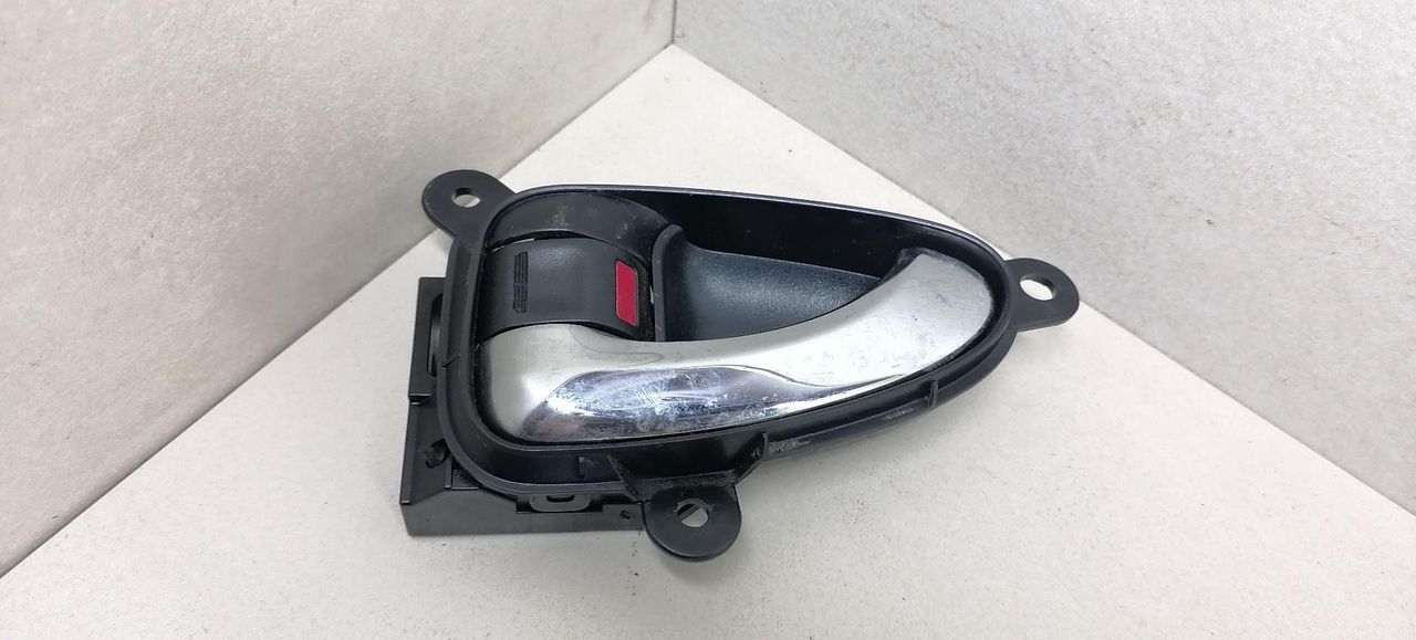 ручка внутренняя задняя левая Toyota Camry 7 поколение XV40 2008, 2.4 л., i, 2AZ-FE, бензин, АКПП, серебристый, седан, передний привод, 69298-06020 - фото №1
