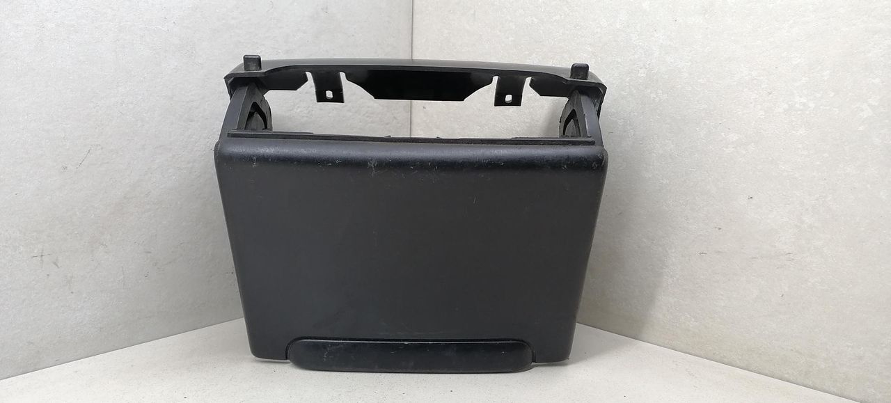рамка под магнитолу Renault Laguna 1 поколение B56A/B 1994, 1.8 л., mono, бензин, 5МКПП, хетчбэк 5 дв., передний привод, 7700823148 - фото №1
