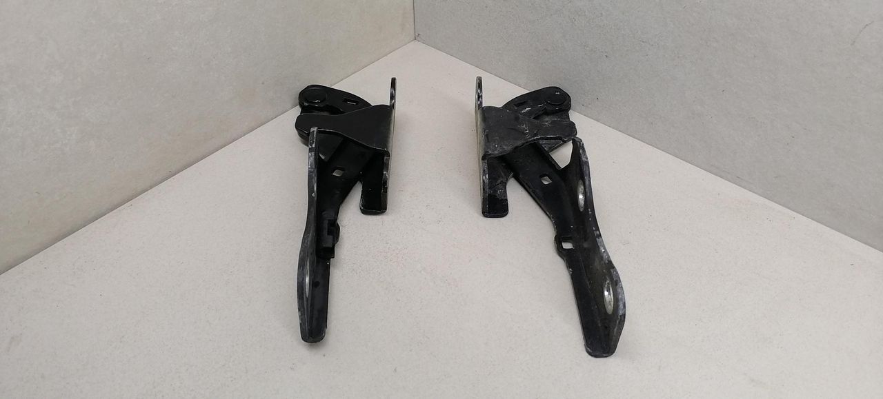 петля капота Hyundai Tucson 1 поколение 2006, 2.0 л., CRDi, дизель, АКПП, чёрный, внедорожник 5 дв., передний привод, 791102E000, 791202E000