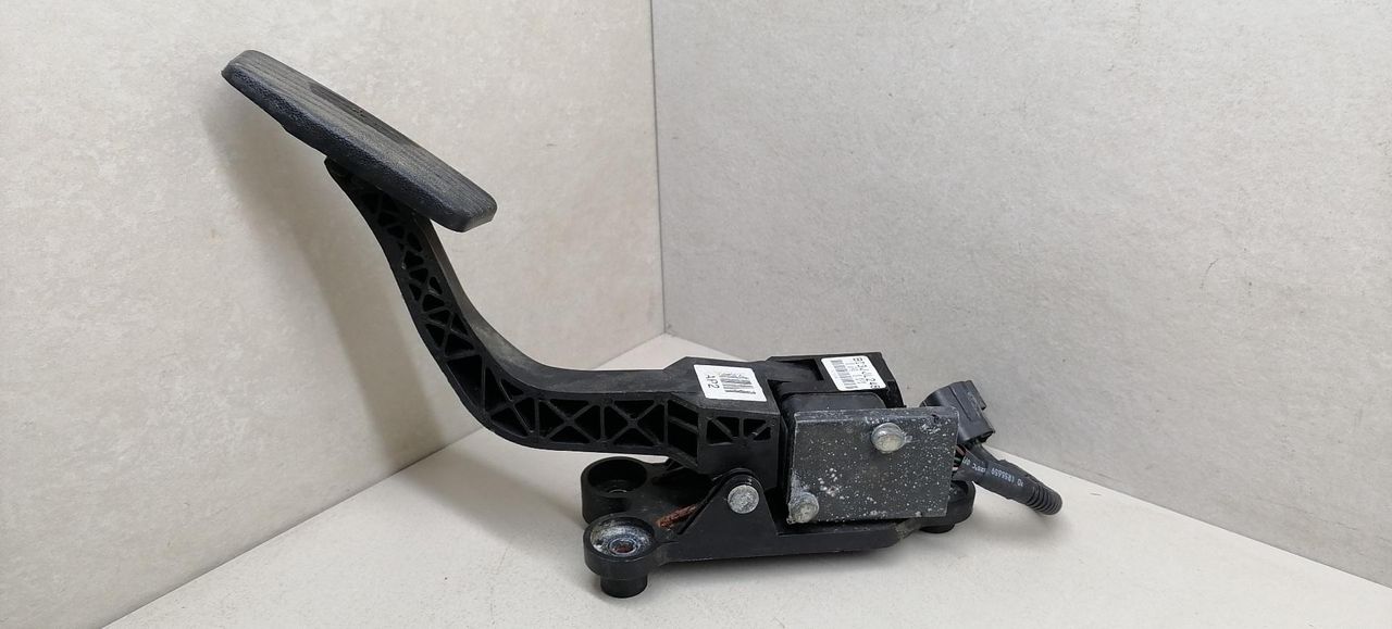 педаль Hyundai Tucson 1 поколение 2006, 2.0 л., CRDi, дизель, АКПП, чёрный, внедорожник 5 дв., передний привод, BI3JJL248