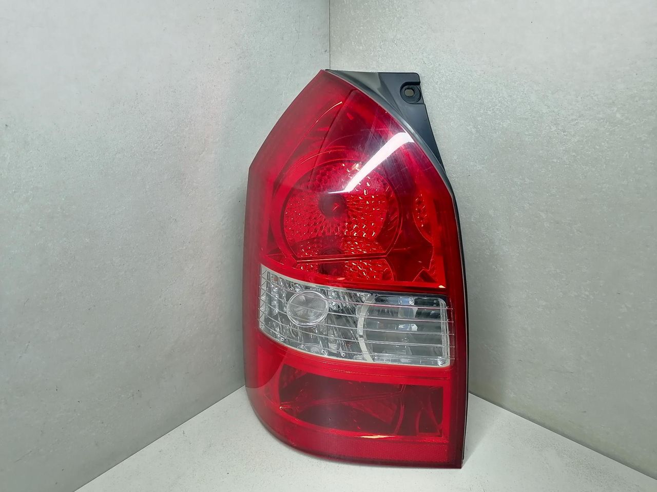 фонарь задний левый Hyundai Tucson 1 поколение 2006, 2.0 л., CRDi, дизель, АКПП, чёрный, внедорожник 5 дв., передний привод, 924012E010