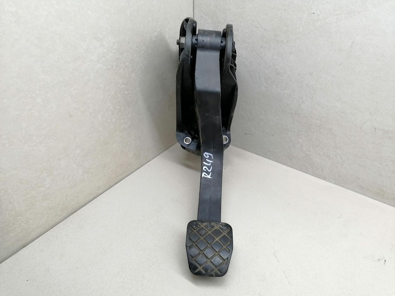 педаль сцепления Volkswagen Passat B6 2008, 2.0 л., TDi, CBAB, дизель, 6МКПП, серебристый, универсал, 1KO721796E, 3C1721059AC, 3C0721388B - фото №1