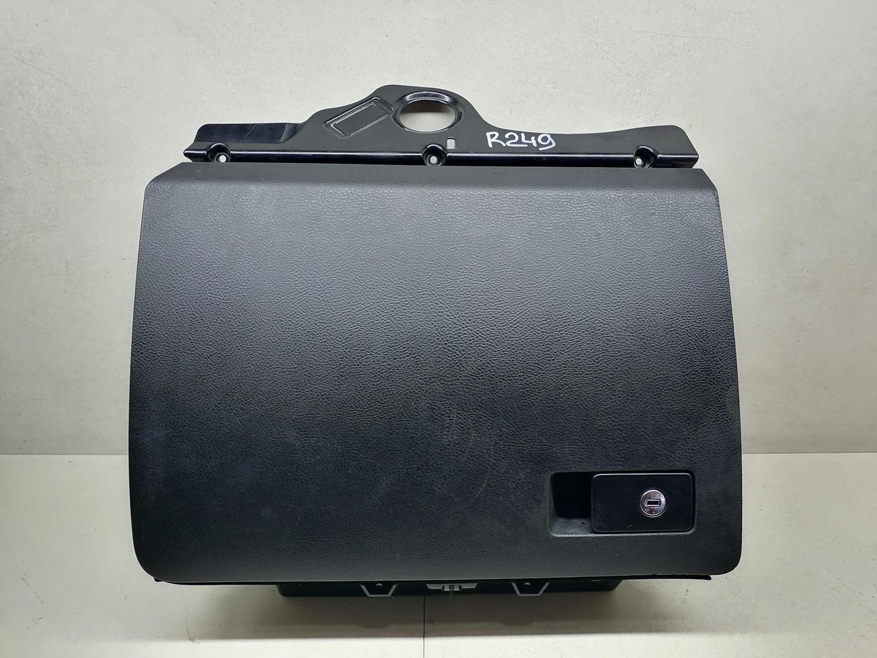 бардачок Volkswagen Passat B6 2008, 2.0 л., TDi, CBAB, дизель, 6МКПП, серебристый, универсал, 3C1857101, 3C1857114
