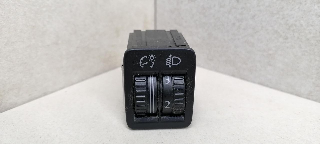 кнопка корректора фар Volkswagen Passat B6 2008, 2.0 л., TDi, CBAB, дизель, 6МКПП, серебристый, универсал