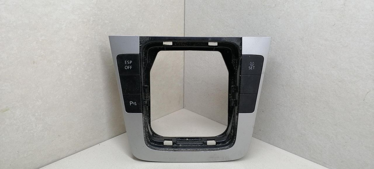 рамка обрамление кулисы Volkswagen Passat B6 2008, 2.0 л., TDi, CBAB, дизель, 6МКПП, серебристый, универсал, 3C0864263G