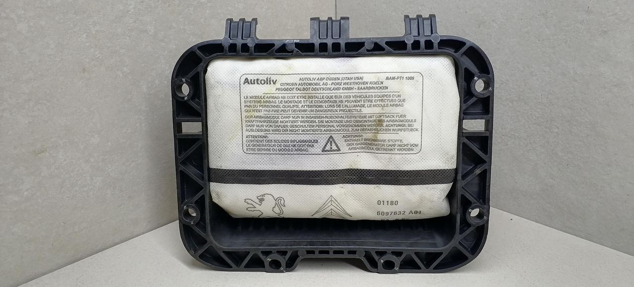 подушка безопасности пассажира Citroen C3 Picasso 1 поколение 2012, 1.6 л., i, бензин, 5МКПП, чёрный, минивэн, 9682894380, 6097632A01