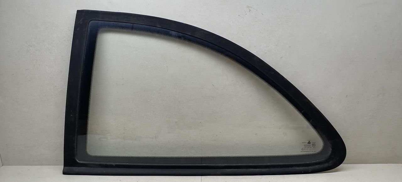 стекло кузовное боковое левое Daewoo Lanos T100 1998, 1.3 л., MPI, бензин, 5МКПП, зелёный, хетчбэк 3 дв., передний привод, 96234662