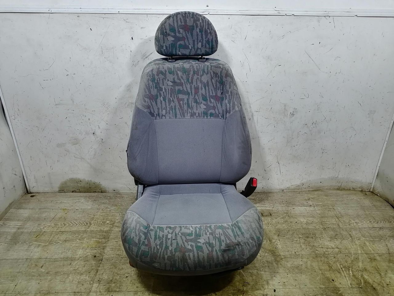 сиденье переднее Daewoo Lanos T100 1998, 1.3 л., MPI, A13SMS, бензин, 5МКПП, зелёный, хетчбэк 3 дв., передний привод, 96239278