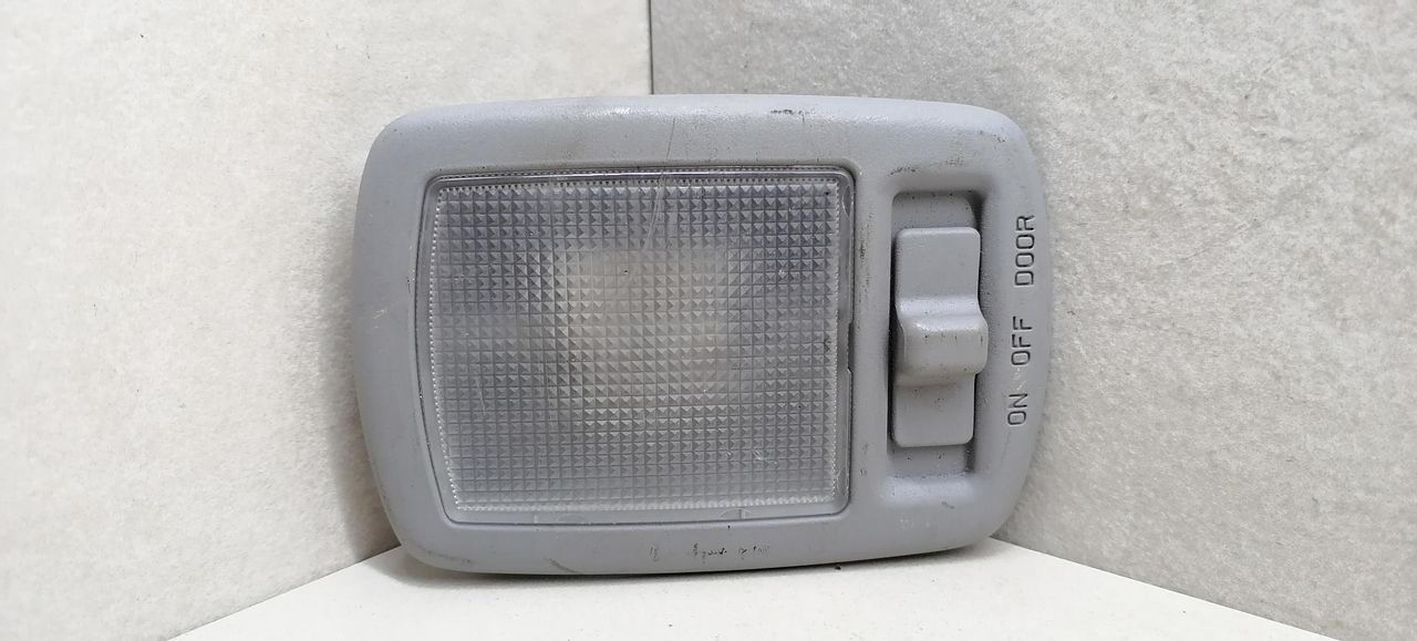 фонарь салона (плафон) Hyundai Tucson 1 поколение 2006, 2.0 л., CRDi, дизель, АКПП, чёрный, внедорожник 5 дв., передний привод, 92620-2E0 - фото №1