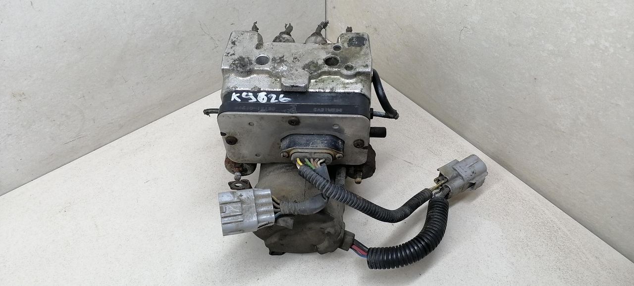 блок ABS Toyota Corolla 7 поколение (E100) EE101 1996, 1.3 л., 4E-FE, бензин, хетчбэк 3 дв., 44510-12130 - фото №1