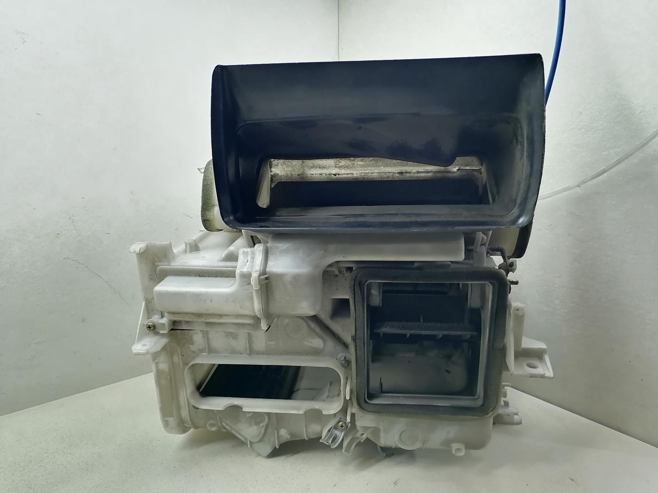 корпус отопителя (печки) Toyota Corolla 7 поколение (E100) EE101 1996, 1.3 л., 4E-FE, бензин, хетчбэк 3 дв., 87150-1A060, 116100-9460 - фото №1