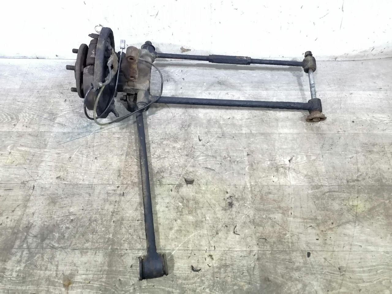 защитный кожух тормозного механизма Toyota Corolla 7 поколение (E100) EE101 1996, 1.3 л., 4E-FE, бензин, хетчбэк 3 дв. - фото №1