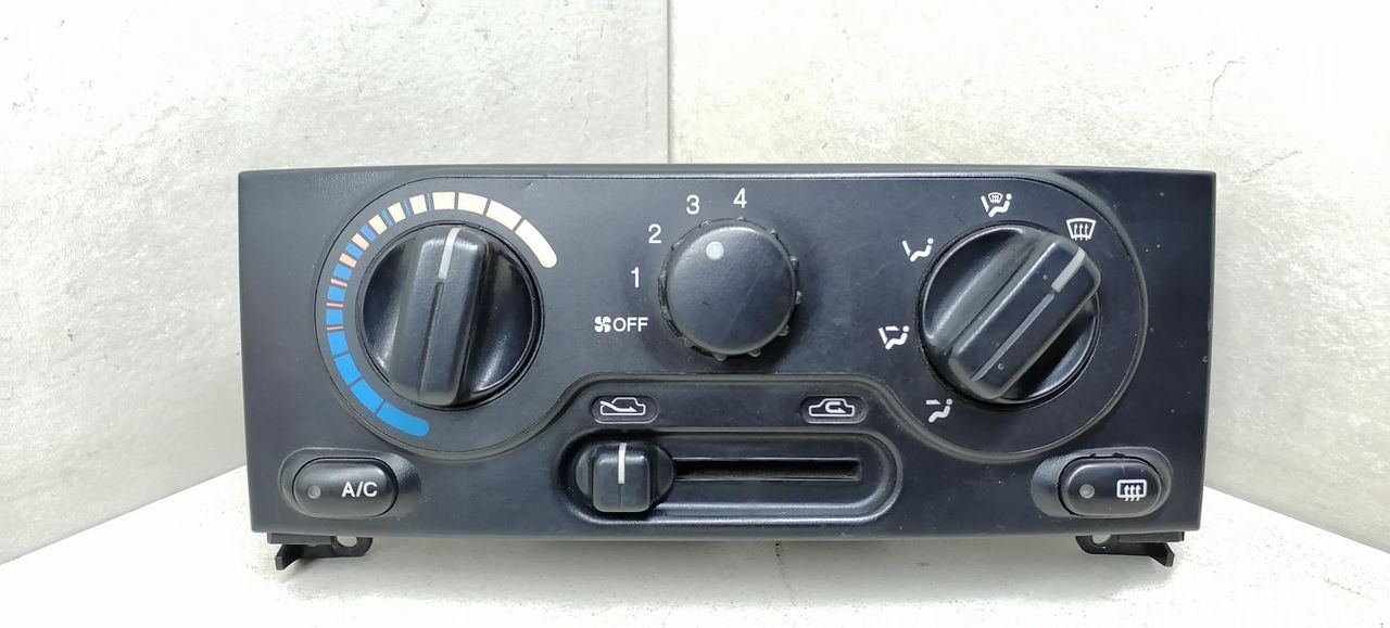 блок управления печки / климат-контроля Daewoo Lanos T100 1998, 1.3 л., MPI, A13SMS, бензин, 5МКПП, зелёный, хетчбэк 3 дв., передний привод, 759189