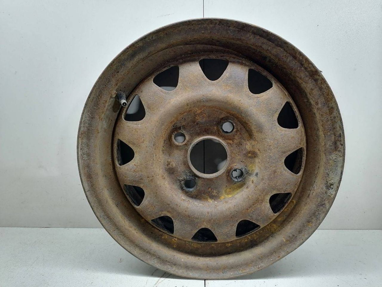 диск литой Mitsubishi Lancer 6 поколение 1995