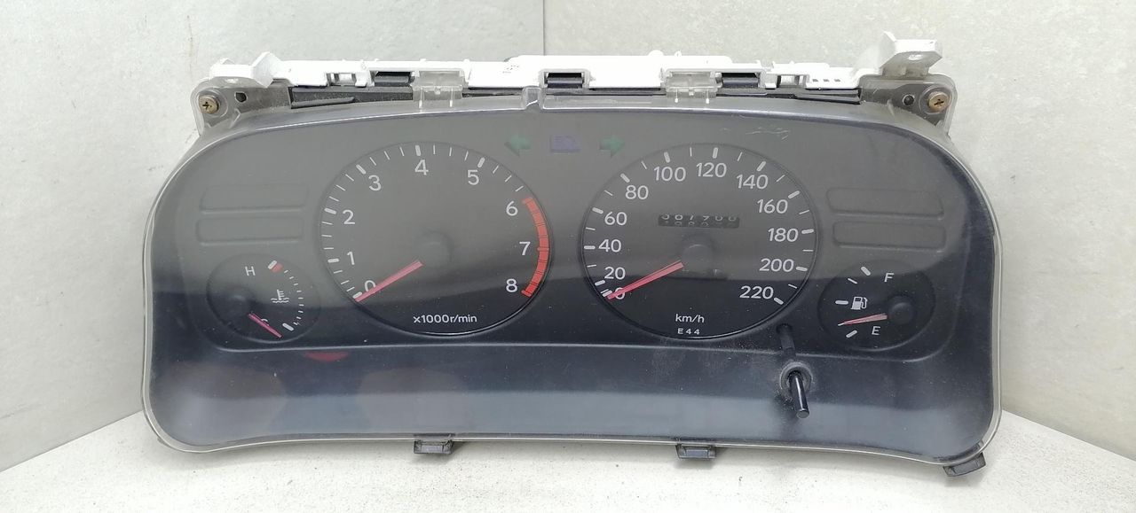щиток приборов (приборная панель) Toyota Corolla 7 поколение (E100) EE101 1996, 1.3 л., 4E-FE, бензин, 5МКПП, хетчбэк 3 дв., 157370-3920, 83200-1E063