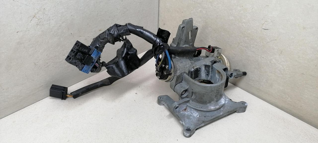 контактная группа Mitsubishi Sigma 1 поколение 1994, 3.0 л., i, 6G72 (DOHC 24V), бензин, 5МКПП, серый металлик, седан, передний привод