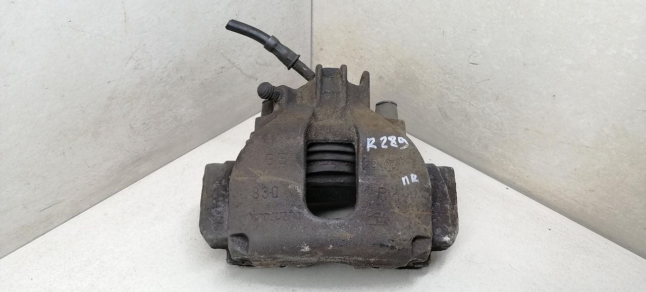 суппорт передний правый Volvo S80 1 поколение 2001, 2.8 л., B 6284 T, бензин, АКПП, синий, седан