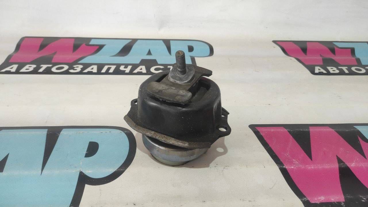подушка крепления двигателя BMW X5 F15 2016, 4.4 л., бензин, 678065303