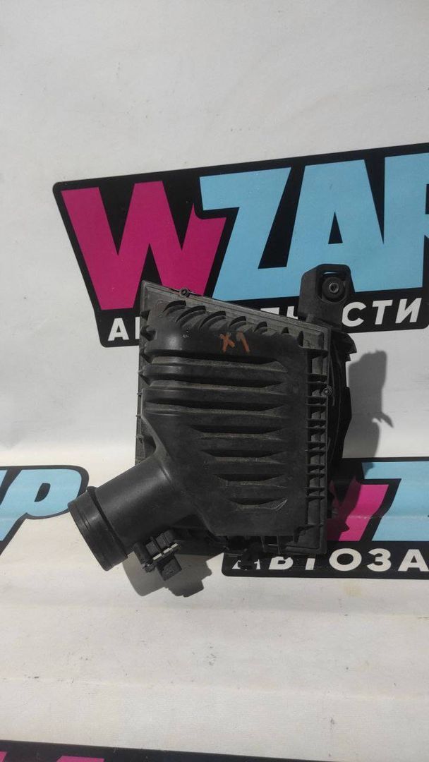 корпус воздушного фильтра BMW X1 F48 2017, 8513916-04