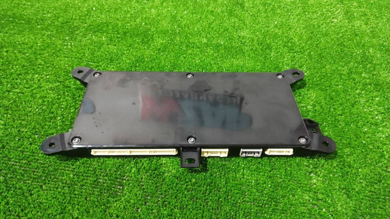 Блок управления BCM (Body Control Module) Tesla Model X 1 поколение 2018, электро, хетчбэк 5 дв., 1043900-00-E