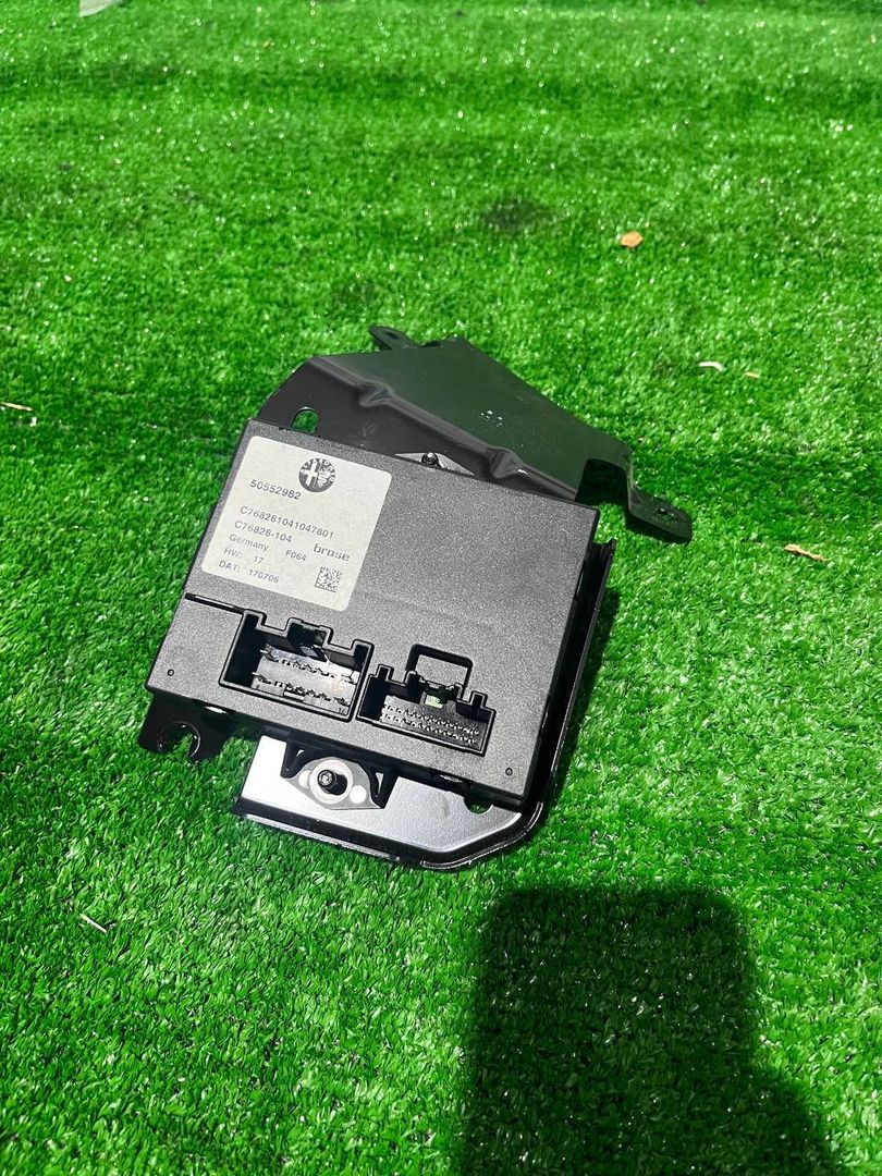 Блок управления BCM (Body Control Module) Alfa Romeo Stelvio 1 поколение 2018, 2.0 л., 50552982