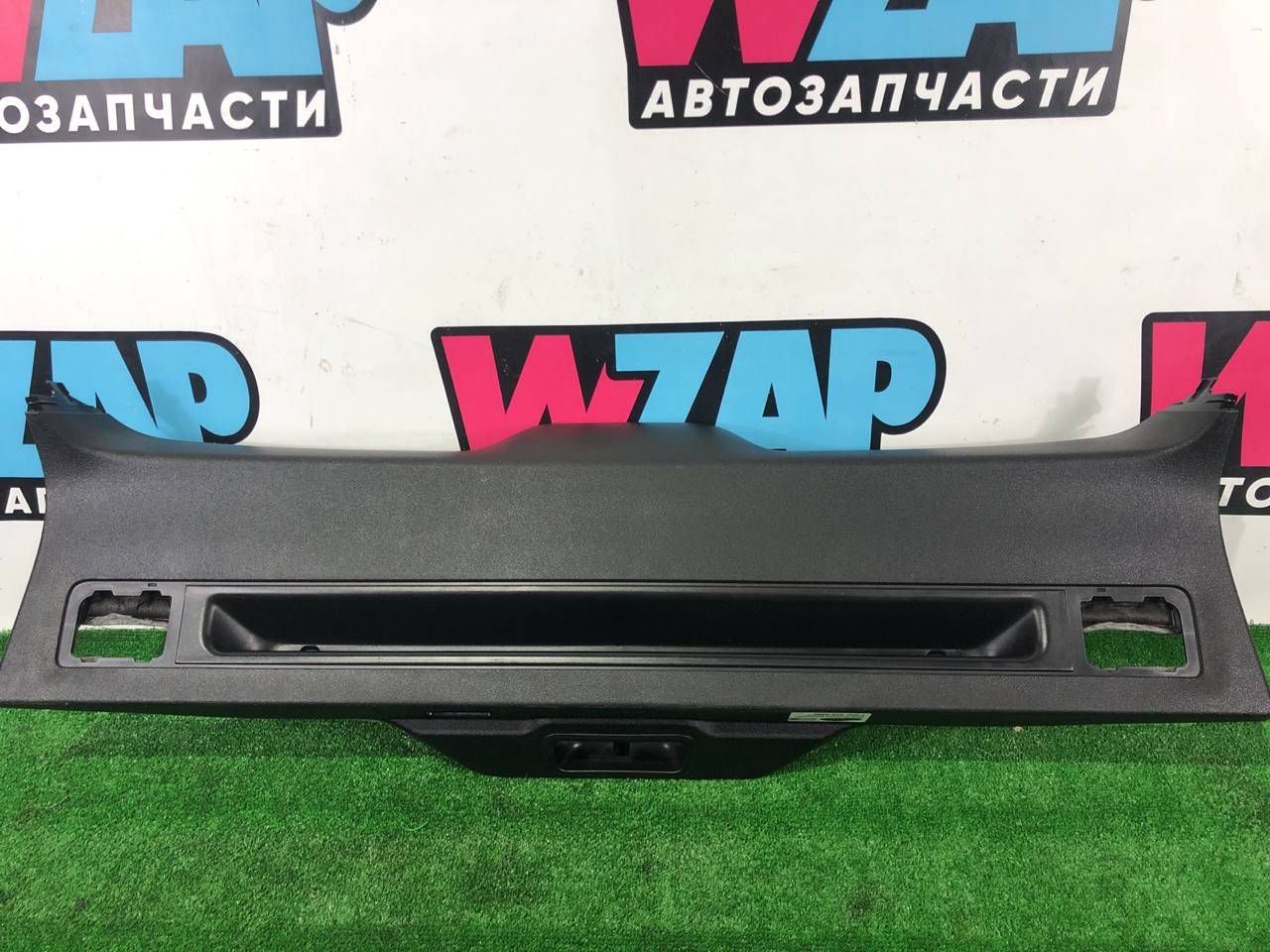 обшивка крышки багажника BMW X5 F15 2016, 4.4 л., бензин