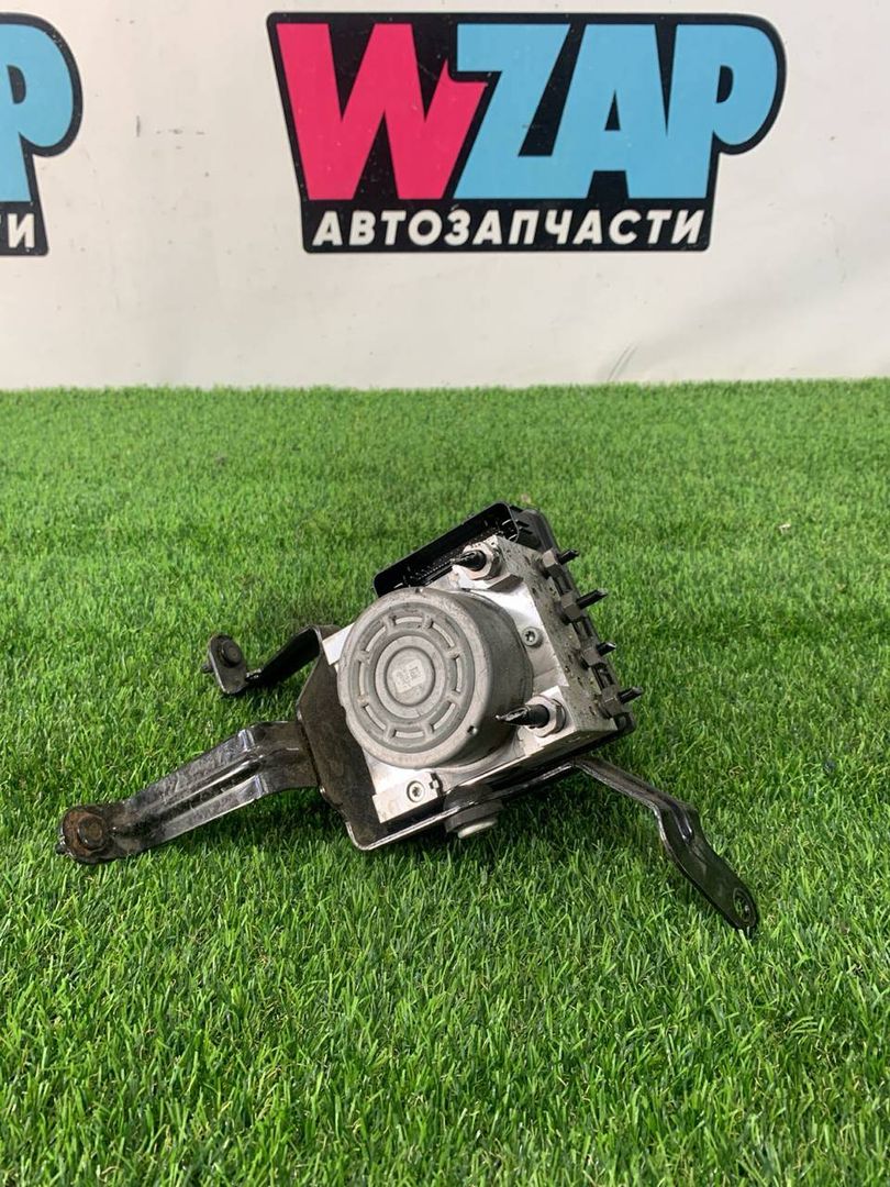 блок ABS Ford Mustang 6 поколение S550 2016, 5.0 л., бензин, МКПП, серый, купе, задний привод