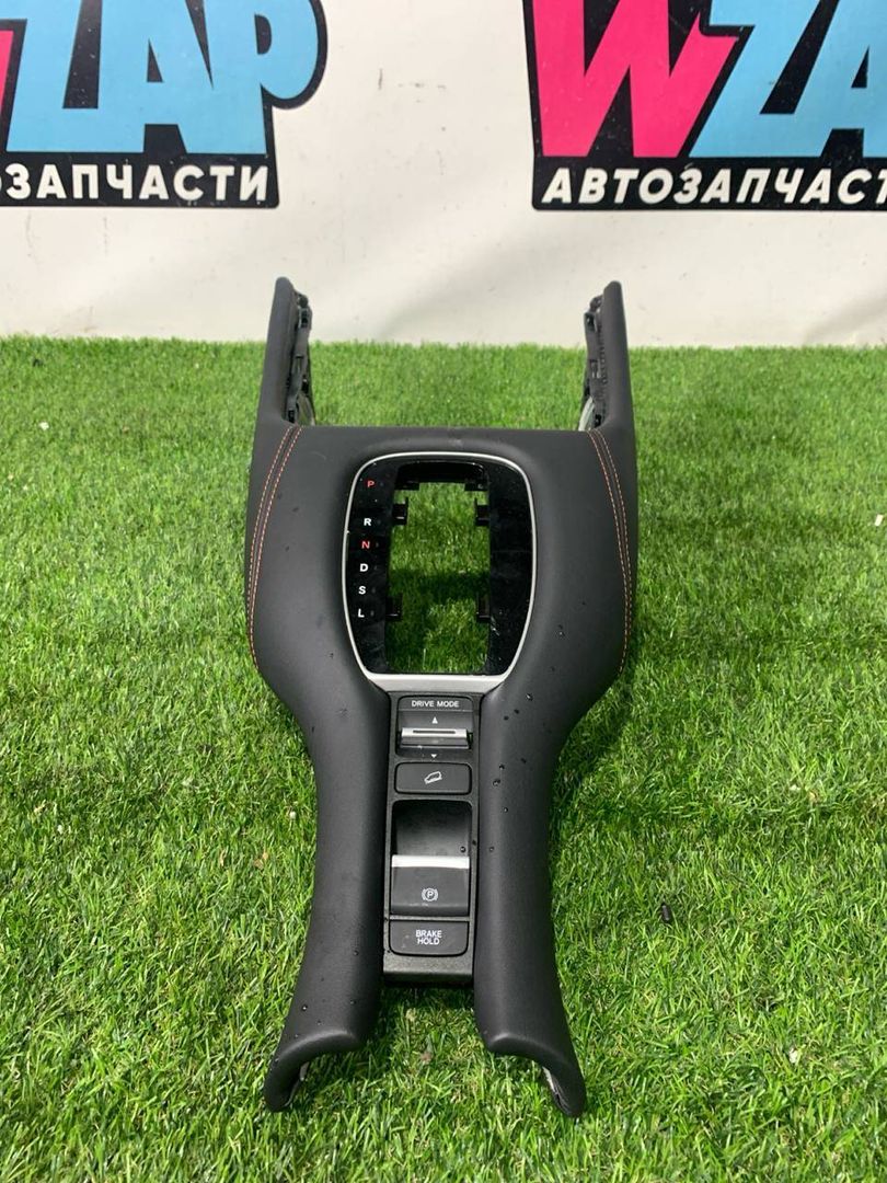 консоль салона Honda HR-V 3 поколение RZ 2023