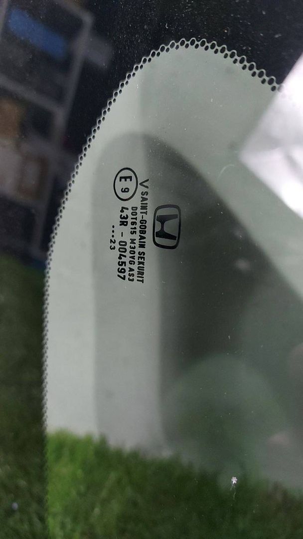 стекло кузовное боковое правое Honda HR-V 3 поколение RZ 2023