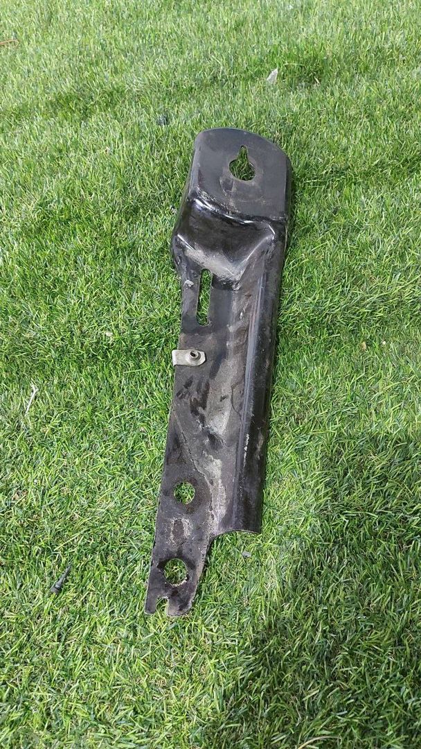 кронштейн (крепление) Ford Explorer 6 поколение U625 2020, 2.3 л., бензин, АКПП, внедорожник 5 дв., задний привод, LB5C-5B771