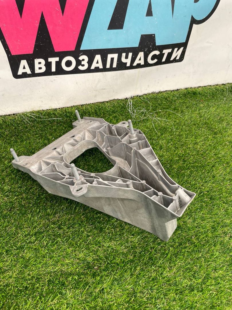 кронштейн (крепление) Tesla Model S 1 поколение [2-й рестайлинг] 2022, электро, лифтбэк