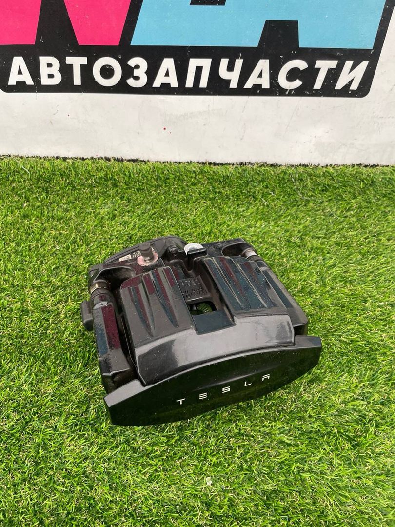 суппорт задний левый Tesla Model S 1 поколение [2-й рестайлинг] 2022, электро, лифтбэк, 1420641-00-A