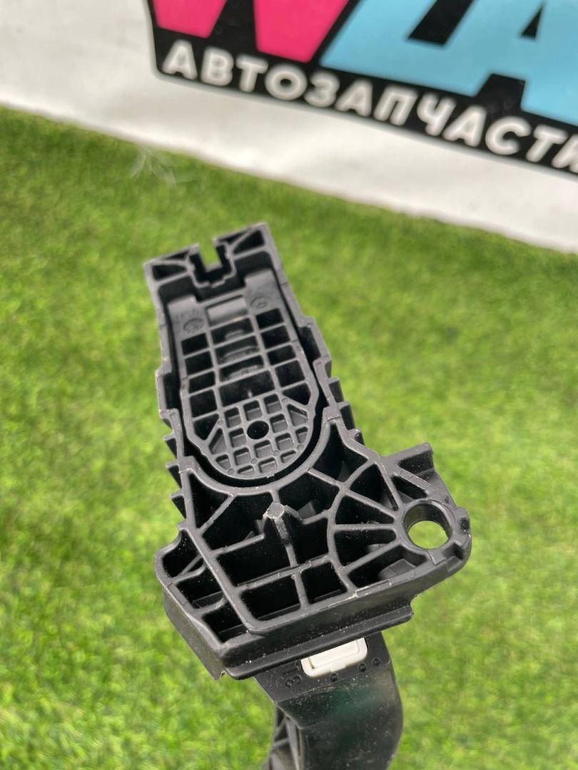 педаль Volkswagen Jetta 7 поколение 2019, 1.4 л., бензин, седан, передний привод, 5QM723503
