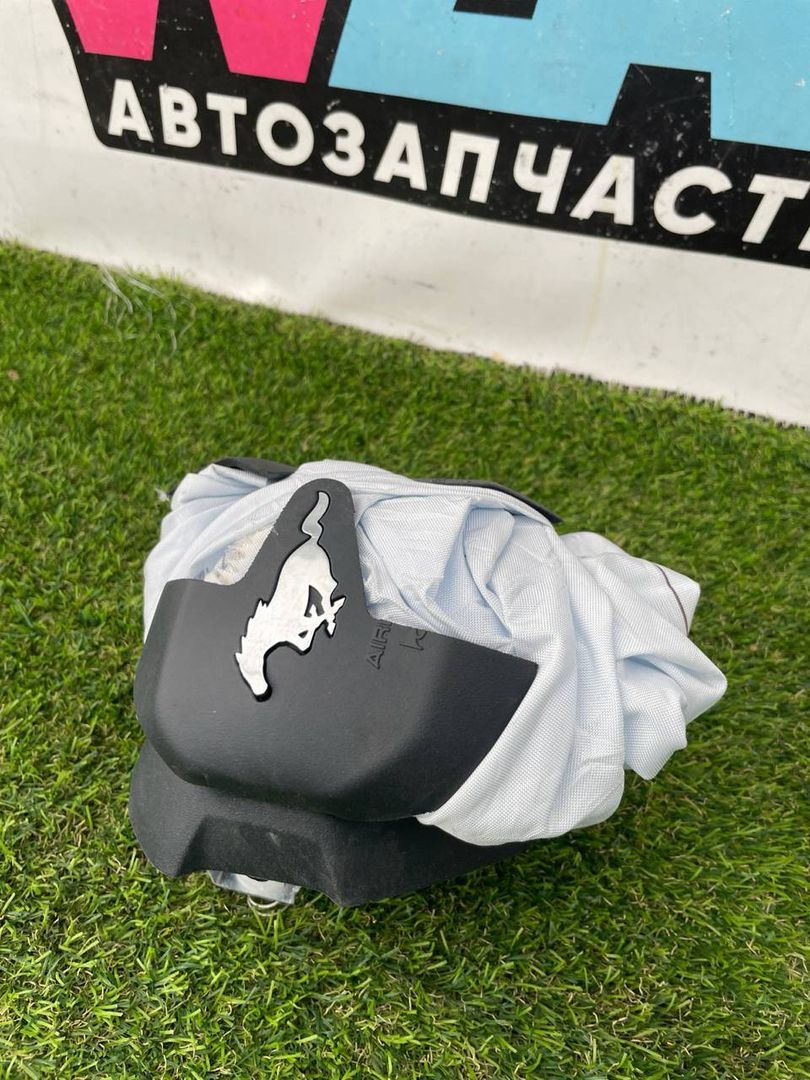 подушка безопасности водителя Ford Mustang 7 поколение S650 2024, 2.3 л., бензин, АКПП, черный, купе, задний привод, PR3B-C043B13-AC319W