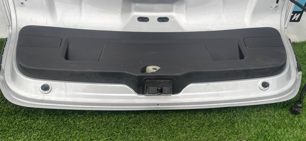 обшивка крышки багажника Volkswagen Jetta 6 поколение 2014, 1.4 л., бензин, МКПП, седан, передний привод