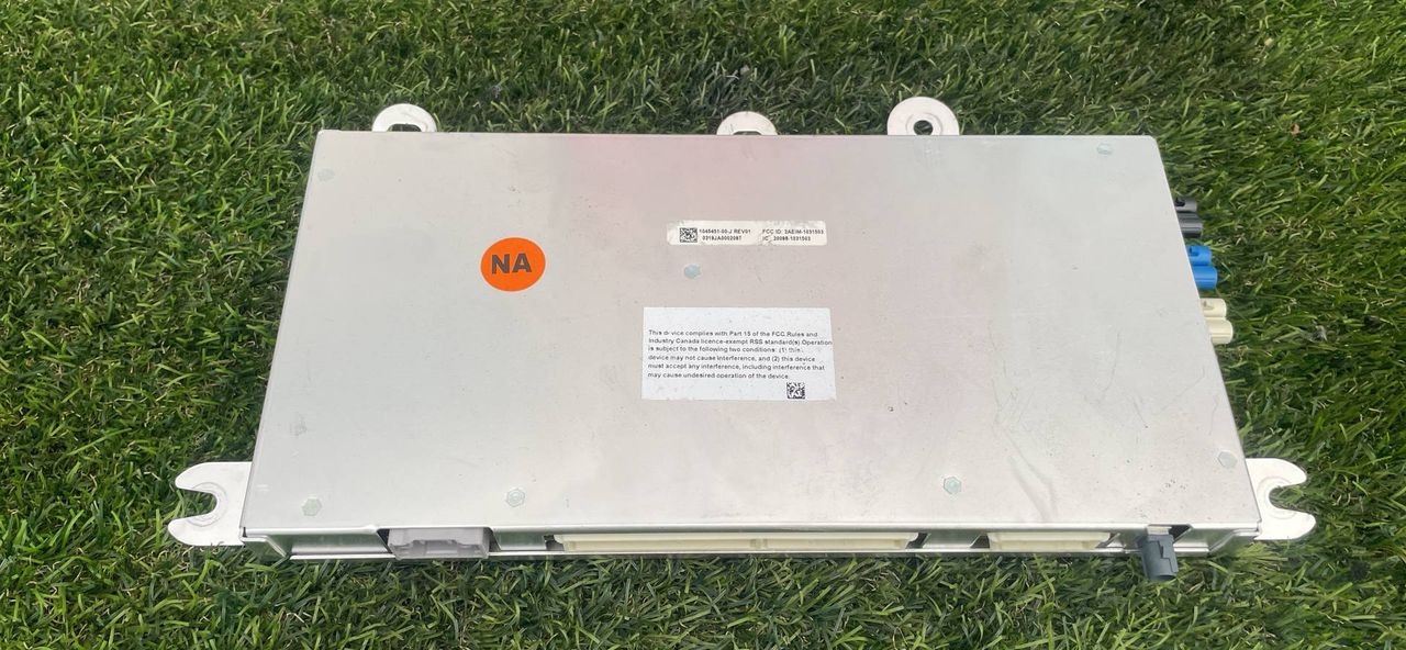 Блок управления BCM (Body Control Module) Tesla Model X 1 поколение 2018, электро, хетчбэк 5 дв., 1045451-00-J