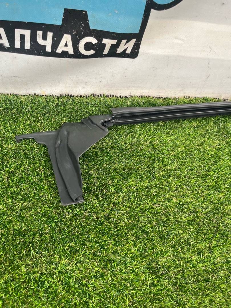 Уплотнитель стекла Tesla Model X 1 поколение 2018, электро, хетчбэк 5 дв., 1032177-00-D